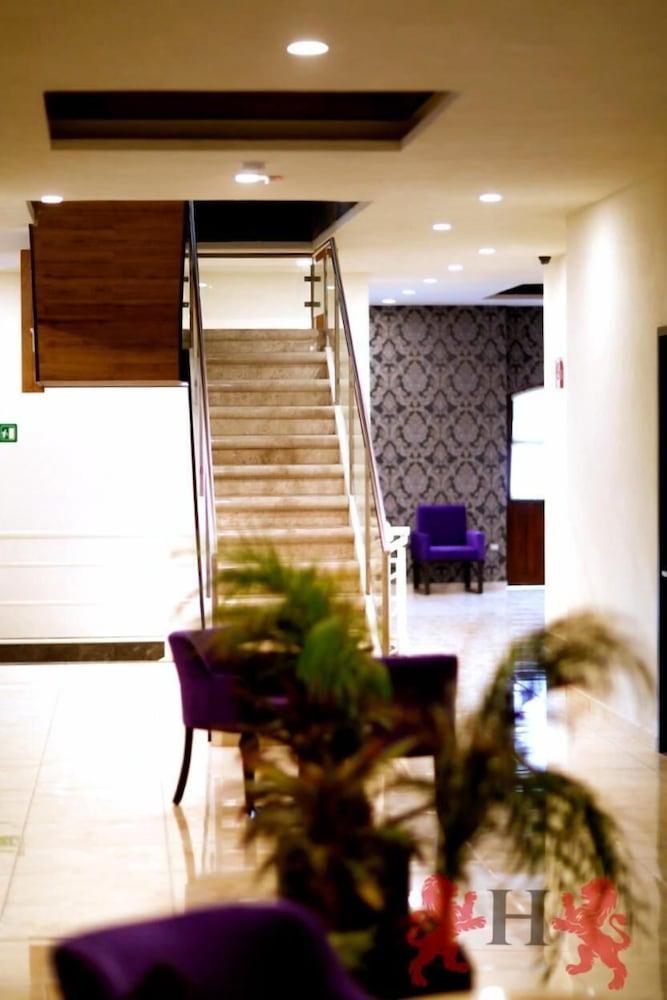 Hotel Leones Puebla Kültér fotó