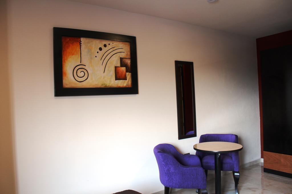 Hotel Leones Puebla Kültér fotó